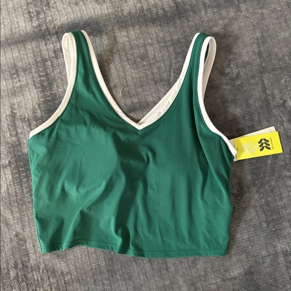 NWT 2 All in Motion Green Mesh Athletic Apparel Pocketed Biker Shorts/Sports Bra